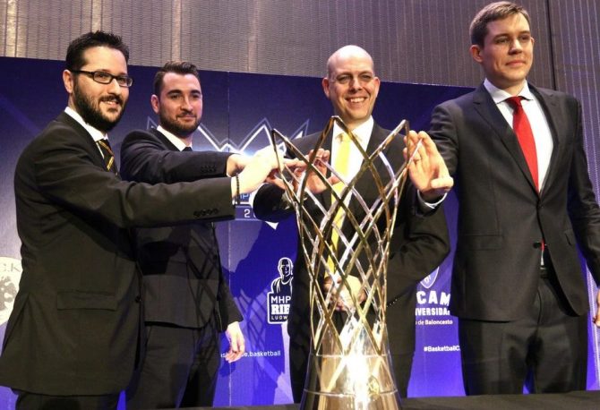 Στιγμές από την κλήρωση (pics)