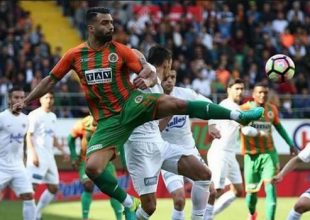 Ο Τζαβέλλας τρολάρει τον εαυτό του για το τρομερό αυτογκόλ!