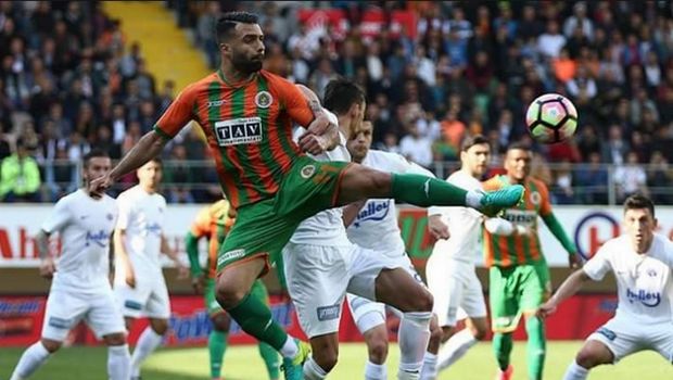 Ο Τζαβέλλας τρολάρει τον εαυτό του για το τρομερό αυτογκόλ!