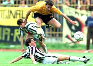 Δεν της έφτασαν τα δύο (vid)