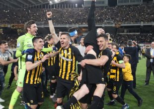 Ο γύρος του θριάμβου και «Όλοι χέρια» (vids)