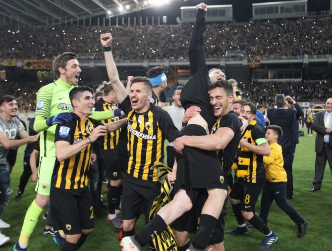 Ο γύρος του θριάμβου και «Όλοι χέρια» (vids)