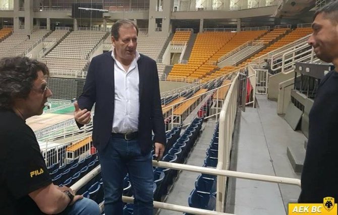 Ο Αγγελόπουλος «επιθεωρεί» το ΟΑΚΑ (PICS)