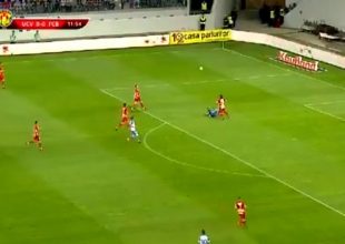 Έβγαλε ασίστ πεσμένος στο έδαφος!