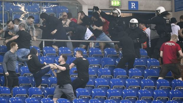 Ξύλο στο Σάλκε – Άιντραχτ Φρανκφούρτης