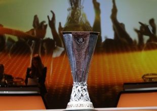 Έκλεψαν το τρόπαιο του Europa League