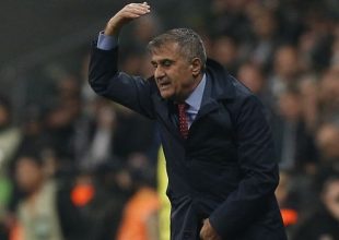 Διακοπή στο Φενέρμπαχτσε – Μπεσίκτας, τραυματίστηκε ο Γκιουνές