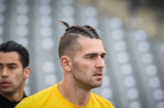 Κάνει μάγια με το μαλλί (ΦΩΤΟ)