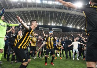 Μάνταλος: «Είμαστε πρωταθλητές, πανηγυρίζουμε»