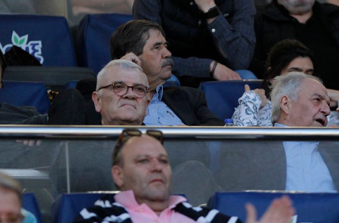 Επίθεση κουκουλοφόρων με μολότοφ στο σπίτι του Φλαμπουράρη