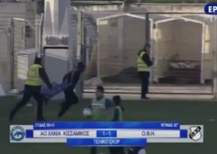 Οπαδός του ΟΦΗ έκανε ντου στο γήπεδο και άρπαξε πανό! (vid)