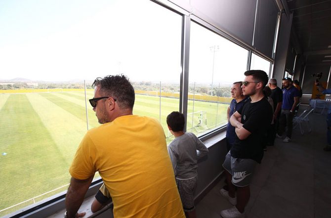 Οι κάτοχοι ΑΕΚFC Mastercard συνάντησαν τους πρωταθλητές στα Σπάτα!