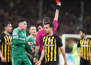 «Ξεβράκωμα» και άριστα για τον Θάνο!