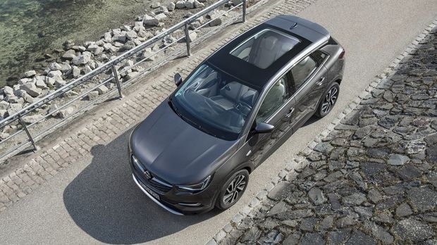 Opel με θέα τον ήλιο και τ’ αστέρια