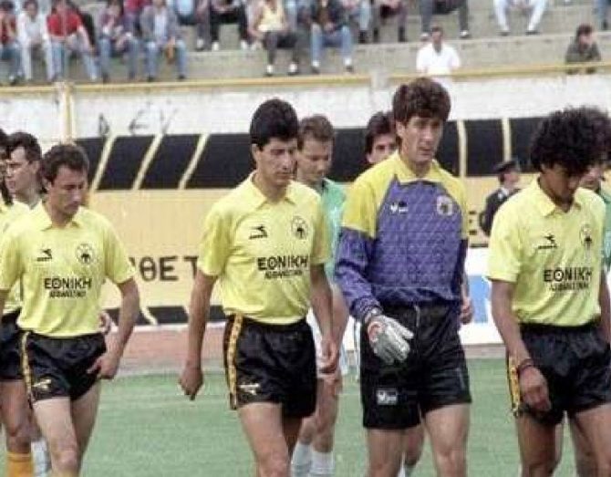 Όταν ο Κασάπης βρέθηκε στον δρόμο της ΑΕΚ (vid)