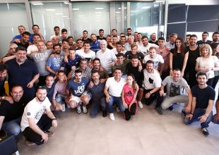 BBQ στα Σπάτα με εξαιρετικό κλίμα! (ΦΩΤΟ)