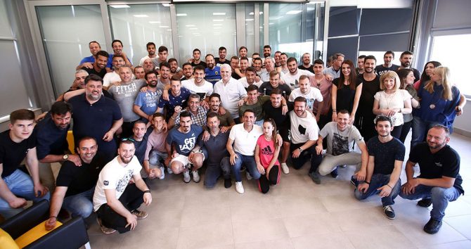 BBQ στα Σπάτα με εξαιρετικό κλίμα! (ΦΩΤΟ)