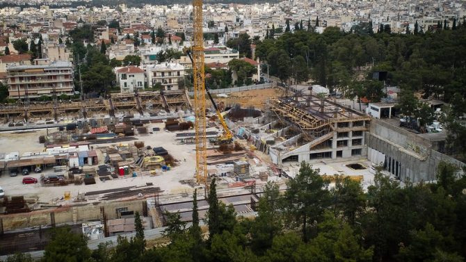 Σηκώνεται το δεύτερο διάζωμα στην παλιά Θύρα 19 (vid)