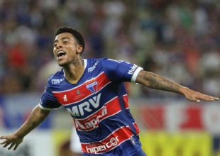 Κοιτάζει τον… Γκούστα-γκολ η ΑΕΚ (vids)