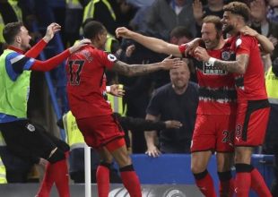 Σώθηκαν και έγιναν λιώμα στο Λονδίνο οι παίκτες της Χάντερσφιλντ