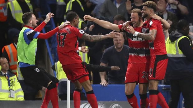 Σώθηκαν και έγιναν λιώμα στο Λονδίνο οι παίκτες της Χάντερσφιλντ Σώθηκαν και έγιναν λιώμα στο Λονδίνο οι παίκτες της Χάντερσφιλντ