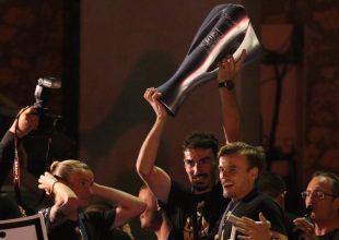 Ο κόσμος μίλησε: «Δε θα φύγεις απ’ εδώ ΠΟΤΕ Λάζαρε!» (VIDEO)
