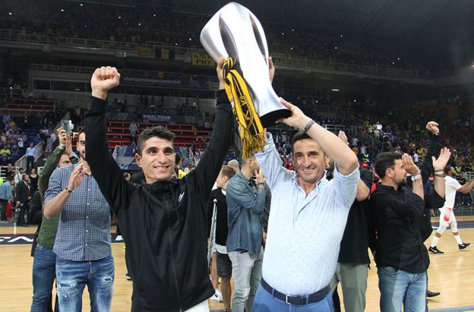 Χιμένεθ: «Ναι, ενδιαφερόμαστε για τον Μάνταλο»