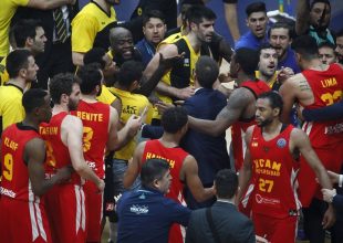 Στην Μούρθια φωνάζουν για φάουλ την πεντακάθαρη άμυνα του Τζέιμς!