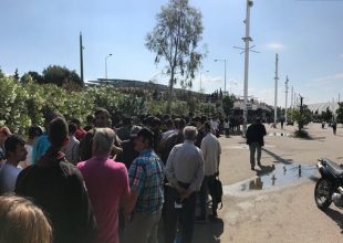 Με sleeping bag και από τις 03:00 τα ξημερώματα! (PICS)