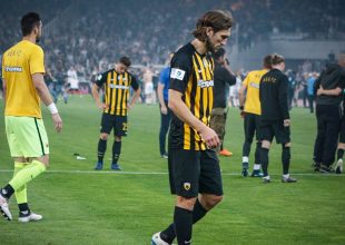 Προκλητικοί οι παίκτες του ΠΑΟΚ και στην απονομή