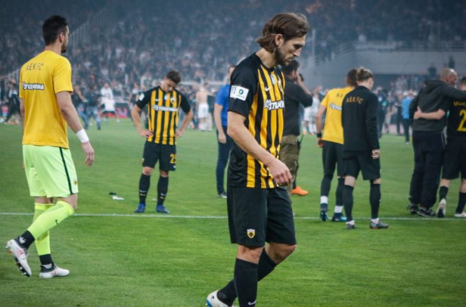 Προκλητικοί οι παίκτες του ΠΑΟΚ και στην απονομή