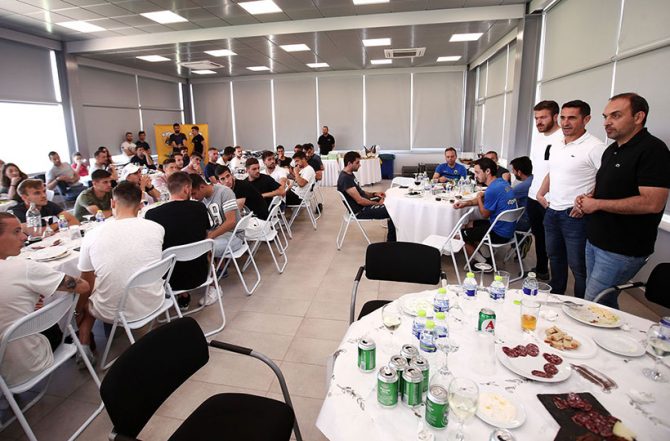 «Εμείς θα μιλήσουμε εντός γηπέδου, ΟΛΟΙ μαζί ενωμένοι!»