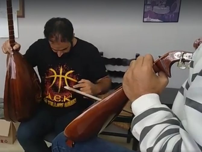 «Βασίλισσα ξανά» με Κρητικό ύφος (vid)