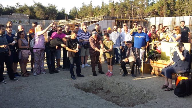 Με χώμα απ’ τις χαμένες πατρίδες η Αγιά Σοφιά! (ΦΩΤΟ-VIDEO)