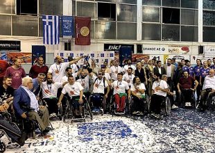 Ο Αλεξίου ανακοίνωσε ομάδα μπάσκετ ΑΕΚ με αμαξίδιο (vid)