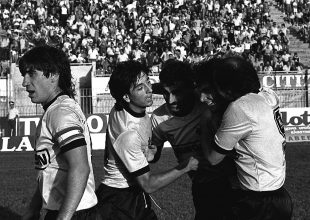 Ανατροπή και η ΑΕΚ τελικό (vid)