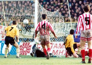 Τελείωσε Ολυμπιακό και τίτλο από την… σέντρα (vid)