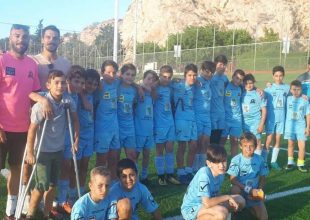 Μίλησε για ποδόσφαιρο στα παιδιά του Αστέρα Βύρωνα (ΦΩΤΟ)