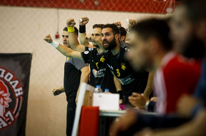 Επιτέθηκαν στην αποστολή της ΑΕΚ – Δεν βγήκαν οι Μάγκες στην απονομή