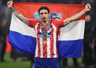 Κοιτάζει Βρσάλικο η Νάπολι