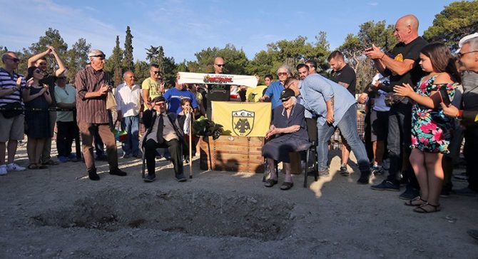 Χώμα από τις αλησμόνητες πατρίδες στη Νέα Φιλαδέλφεια