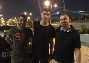 Η αποχώρηση του Λούκας Μπογέ απ’ τα γραφεία (VIDEO)