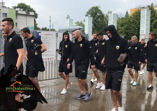 Η άφιξη της ΑΕΚ στο βροχερό Ράντομ (PICS-VIDEO)