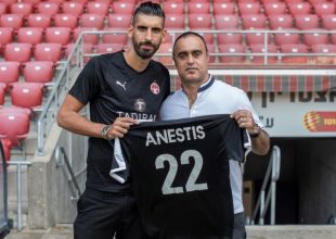 Θέλει να διώξει τον Ανέστη η Χάποελ