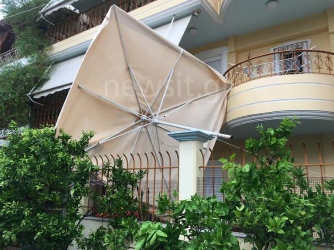 Καιρός: Σφοδρή καταιγίδα «χτυπά» ξανά την Αττική! «Χειμώνας» μέχρι την Τρίτη! Καιρός: Σφοδρή καταιγίδα «χτυπά» ξανά την Αττική! «Χειμώνας» μέχρι την Τρίτη!