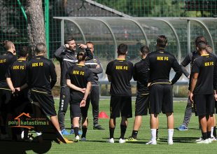 Απ’ την πρώτη μέρα άνοιξε τα χαρτιά του
