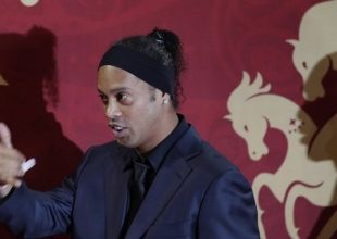Η Παρί στα χνάρια του Ροναλντίνιο τζούνιορ!