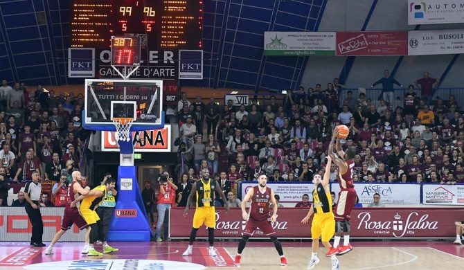 Η Ρέτζιο Εμίλια θέλει Τζόνσον