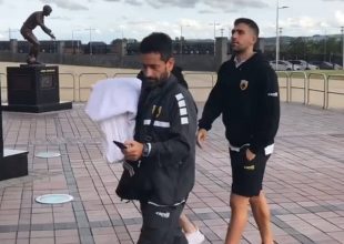 Η άφιξη της ΑΕΚ στο Celtic Park για προπόνηση (VIDEO)