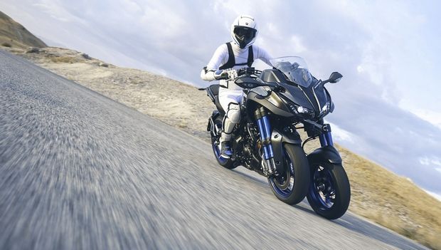 Στο δρόμο με το Yamaha Niken